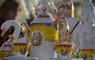 Un mercato dell'antiquariato